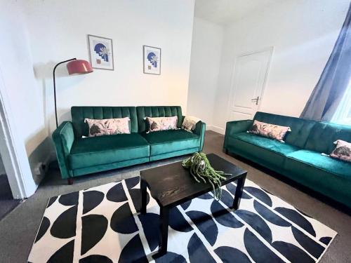 Picture of 5 Bdrm House Less Than 10 Mins To Newcastle