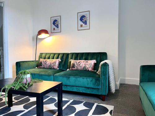 Picture of 5 Bdrm House Less Than 10 Mins To Newcastle