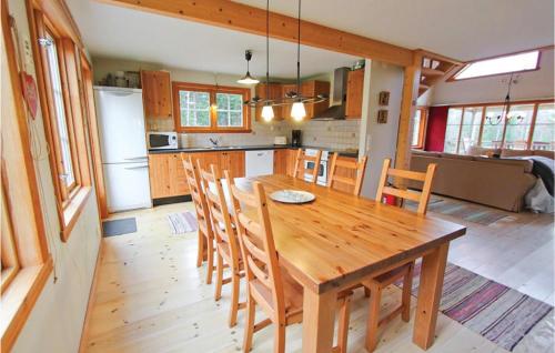virtuve, Nice Home In Annerstad With Sauna in Annerstad