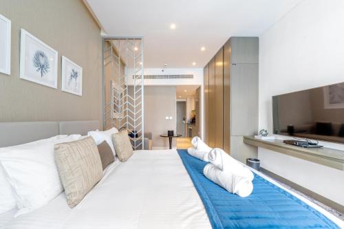 Downtown Ultra Luxury - Studio Suite - 5 star Hotel Facilities- 15 min walk to Dubai Fountain