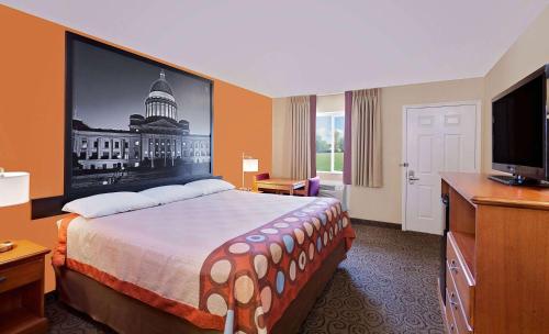 Super 8 by Wyndham Siloam Springs - image 3