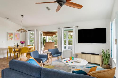 Haven Grove Beach Home with Backyard and Game Room in St. Augustine, Vereinigte Staaten von Amerika