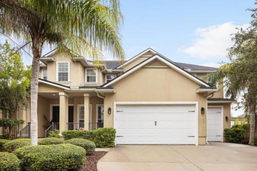 Vilano Villa Coastal Escape in St. Augustine, USA