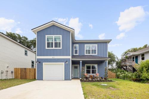 Blue Hour Fun Coastal Escape with Game Room in St. Augustine, USA
