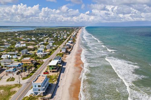 Hidden Haven Vilano Beach Home - Private Backyard in St. Augustine, USA