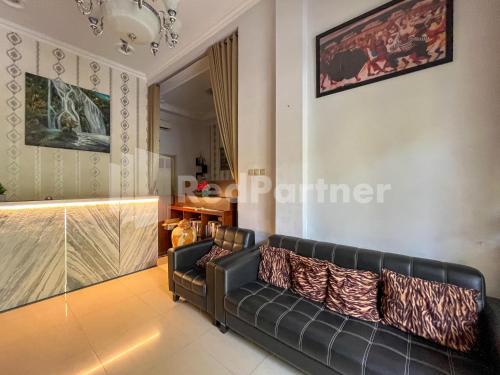 D Palma Near Lokananta Manahan Mitra Reddoorz - Surakarta