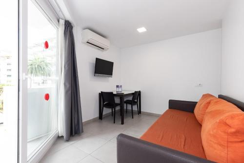 Rentalmar Aries Plus - image 12
