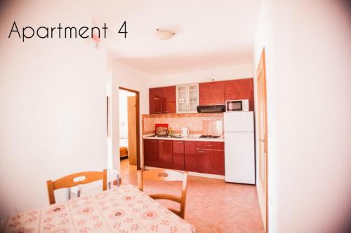 Apartment in Lopar with sea view, loggia, air conditioning, W-LAN (186-4), Lopar (Foto 7)