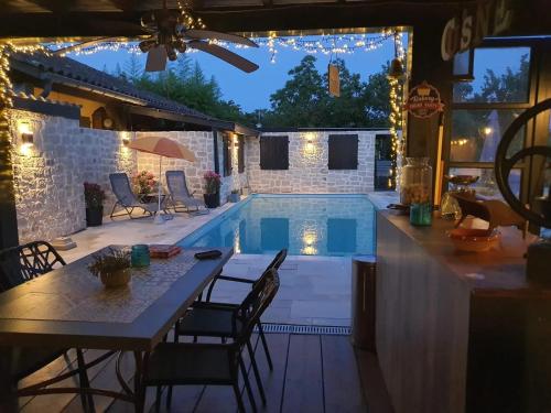 Maison charmante à Montfermier avec piscine privée gîte à louer PERIGOURDINE DE CHARME