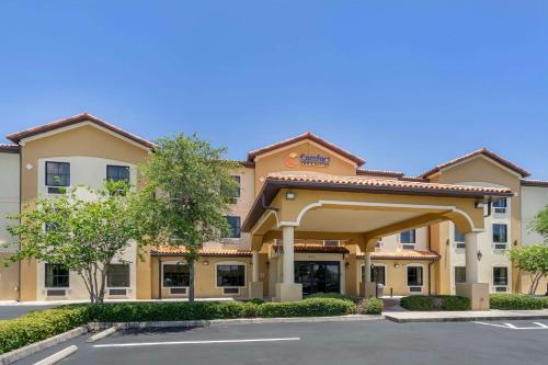 Comfort Inn & Suites Northeast - Gateway in St Petersburg, USA