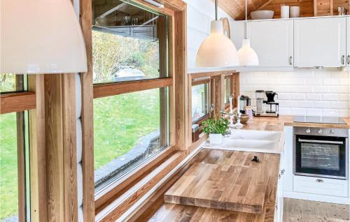 Konyha, Gorgeous Home In Norheimsund With Wifi in Norheimsund