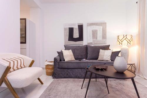 One-Bedroom Apartment image 6
