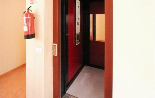 Two-Bedroom Apartment in Orihuela - image 4