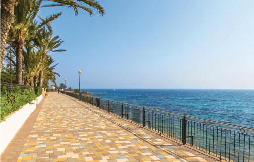 Two-Bedroom Apartment in Orihuela - image 6