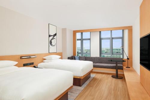 Standard, Guest room, 2 Double, City view