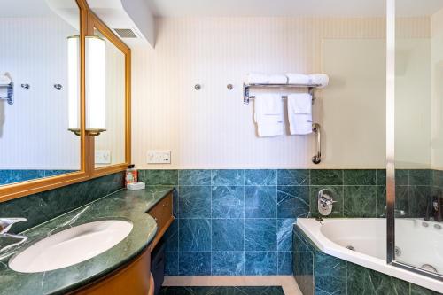 Luxury Privately Owned Ocean View Studio Apartments at O4KS Gold Tower