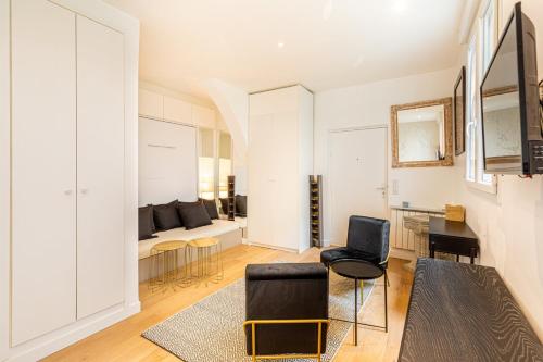 GuestReady - Élysée Palace Marble Haven, Paříž