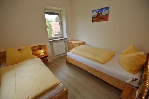 Urlaubsreiterhof Trunk Room Type - Two-Bedroom Apartment with Balcony "Abendröte"