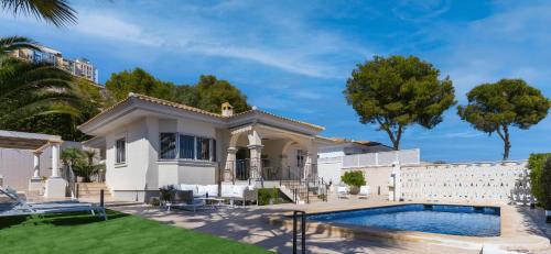 Magnificent villa with private pool -Golf Bonalba! gîte à louer Club de Golf Bonalba
