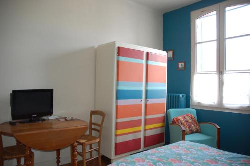 Chambre indépendante avec salle de bains privée chambre d'hôte Montgermont