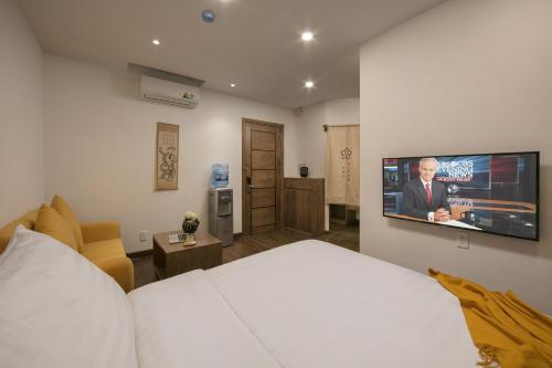 Executive Deluxe Studio with Bathtub and Kitchen image 2