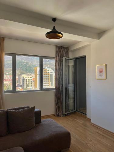 One-Bedroom Apartment image 1