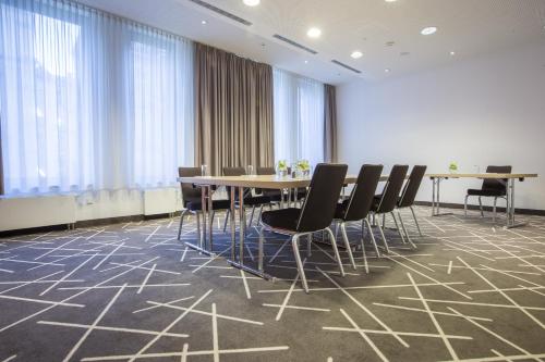 Park Inn by Radisson Stuttgart - image 2