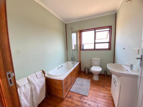 Baño, Porcupine Cabin in Palapye