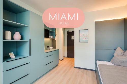 MIAMI House 1