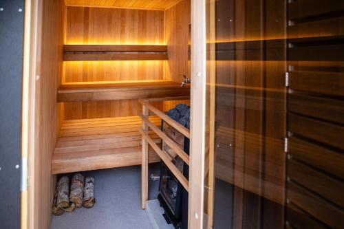 Sauna, Svencele Boats laivai-namai kuriems nereikia laivavedžio teisių (Svencele Boats laivai-namai kuriems nereikia laivavedzio teisiu) in Priekule