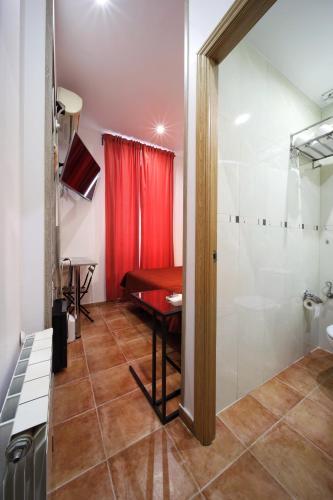 Hostal Las Fuentes - image 13