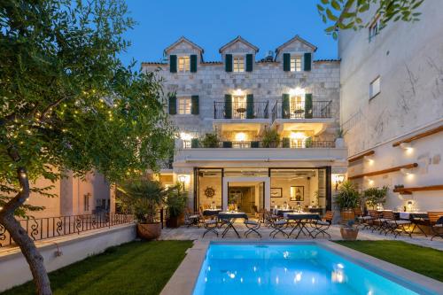 Casa Columba - Adults Only 4 Star Boutique Hotel with Outdoor Pool & Private Garden 1