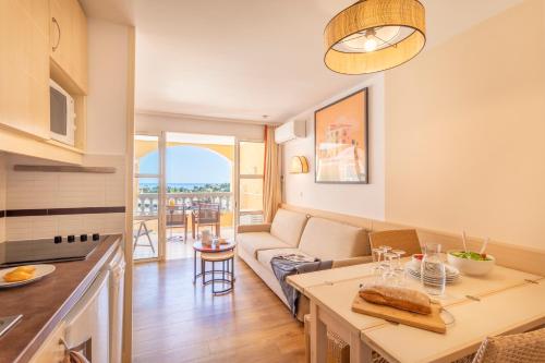 Kitchen, Village Pierre & Vacances - Cap Esterel - Saint Raphael Village in Le Dramont