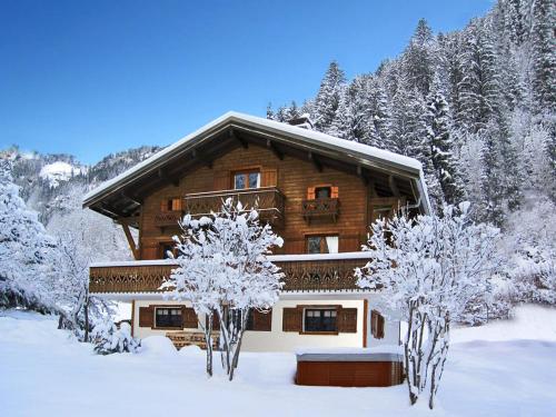 Chalet 8 Pers avec Jacuzzi et Parking, Proche Pistes - FR-1-676-96 - Location, gîte - Châtel
