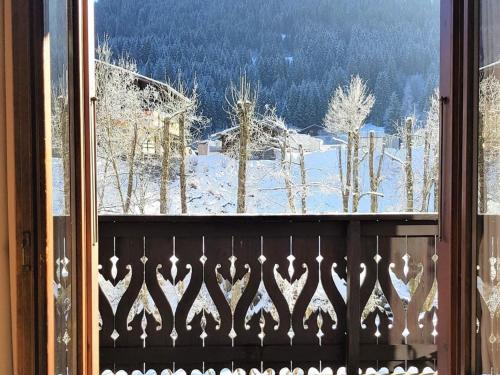 Chalet 3* à Châtel, Jacuzzi Extérieur, 4 Chambres, Proche des Remontées Mécaniques - FR-1-676-96, Шатель (фото 10)