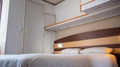 Chambre triple, basique, salle de bain partagée