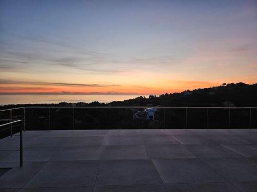 Villa Zafiro 12 pax, pool, sea views, rooftop in Altomira