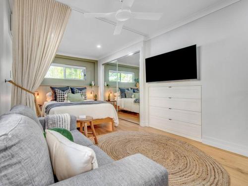 Comfort Cove - quiet luxury with full kitchen in ทูวอง