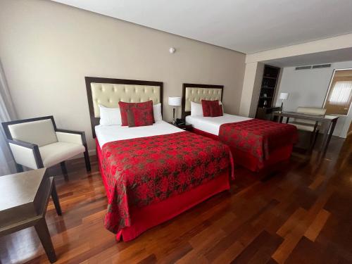 2 double beds