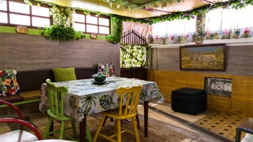 設施, Casa Rodrigues in 聖地亞哥杜卡森