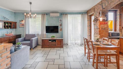 One-Bedroom Apartment image 9