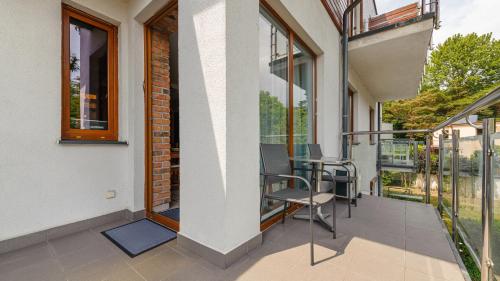 One-Bedroom Apartment image 2