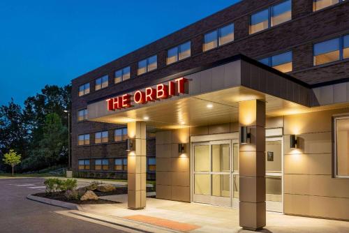 The Orbit Hotel Trademark Collection by Wyndham - image 9