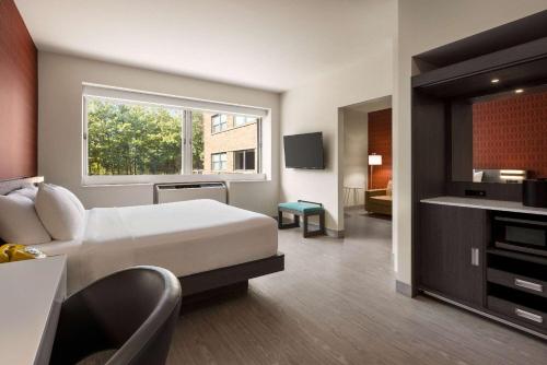 The Orbit Hotel Trademark Collection by Wyndham - image 3