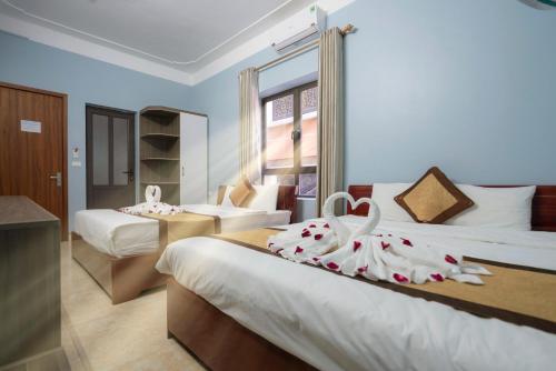 Ha Long Fancy Hostel with Vegetarian and Vegan Restaurant in Hạ Long