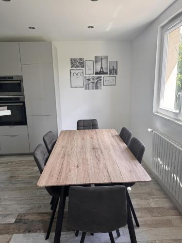 Facilities, Coté Seine in Le Port Marly