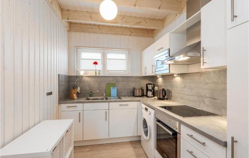 Cocina, Awesome Home In Ostseeresort Olpenitz With Sauna in Olpenitz