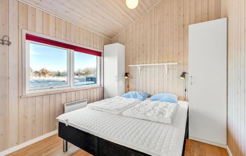 Three-Bedroom Holiday Home With A Fireplace In Ejstrupholm in Give