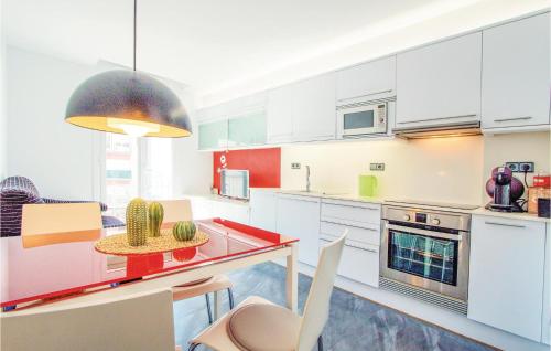 Three-Bedroom Apartment in Blanes - image 2