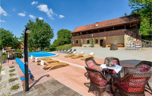 Amazing Home In Novi Marof
